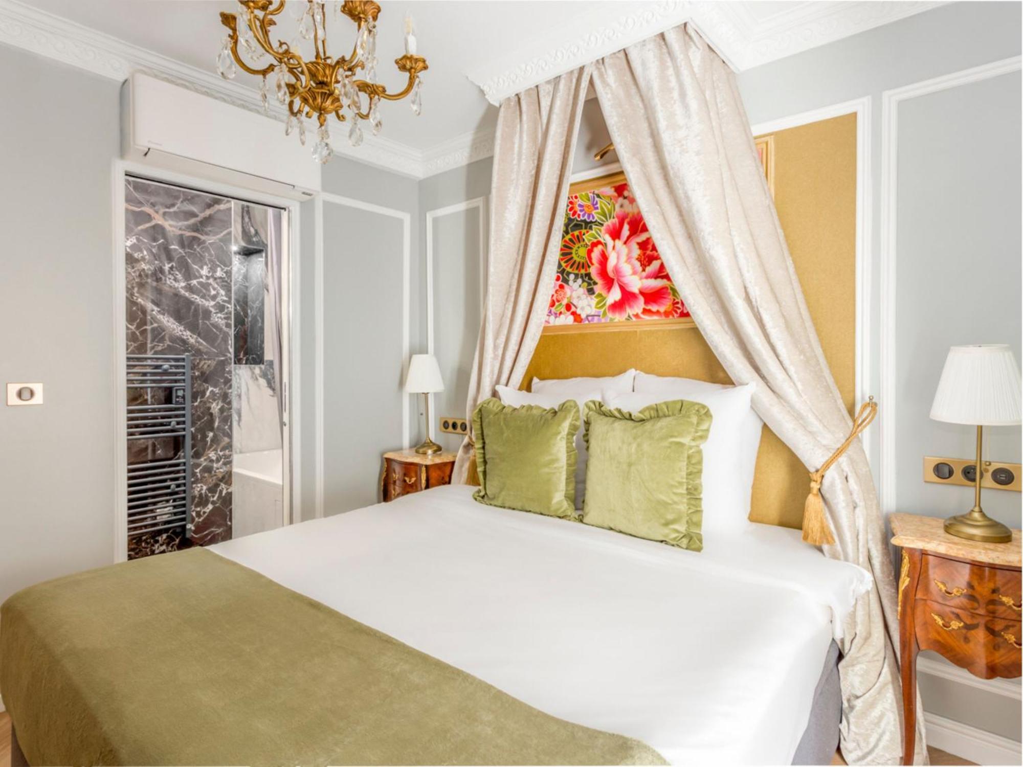 Luxury 4 Bedrooms 3 Bathrooms - Louvre *